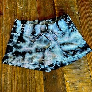 Hard Tail Forever Black/ White Tie Dye Shorts Girls XL size 16.  Like new
